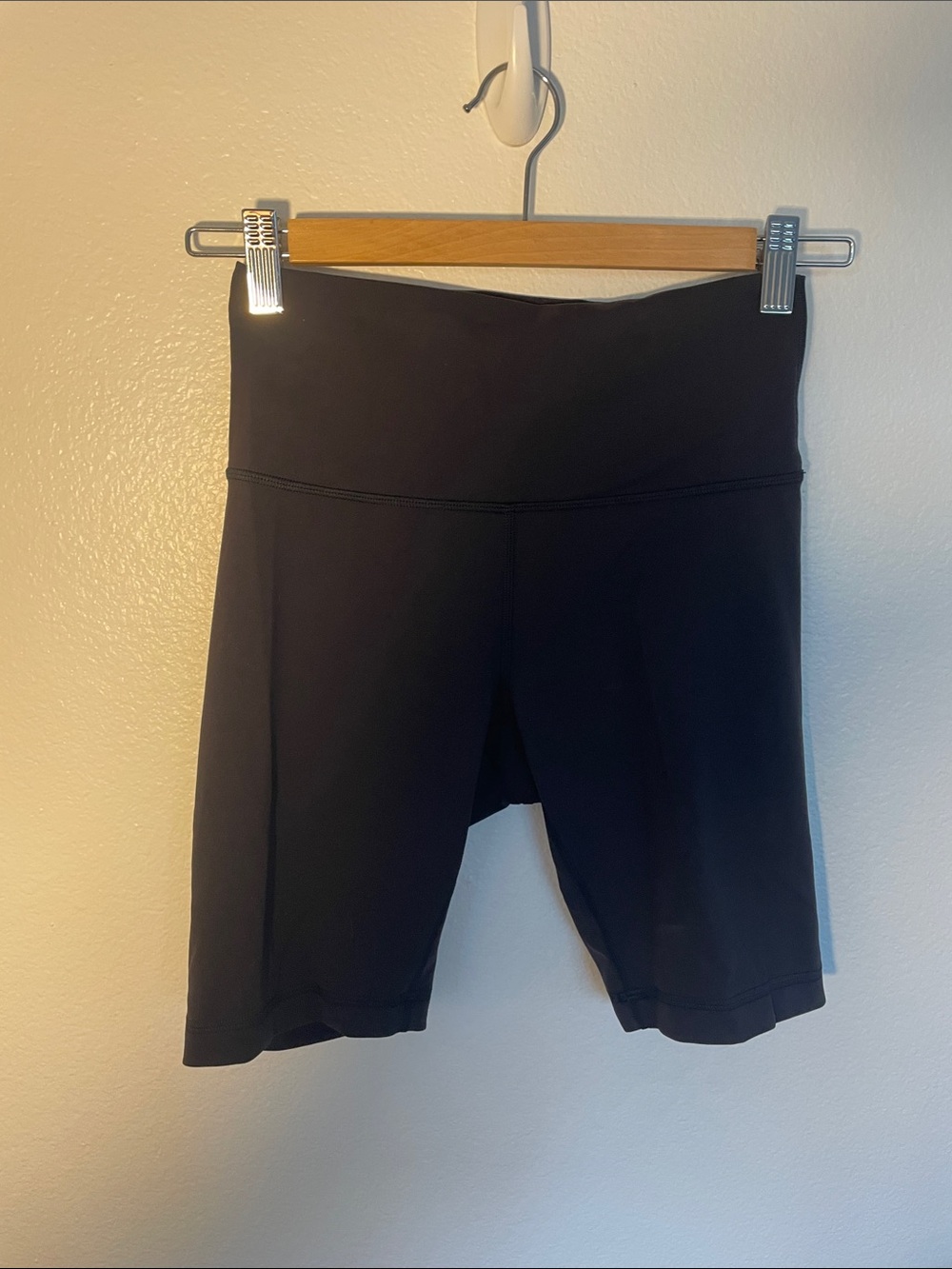 Lululemon 8 inch wundertrain shorts